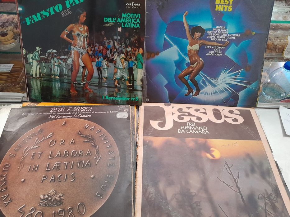 Vinis sortidos usados bem estimados