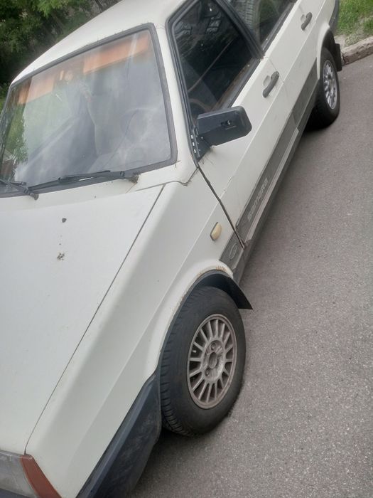 Продам ваз-21099 на ходу срочно