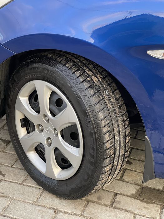 Hyundai accent 2013 год 1.4 бензин автомат