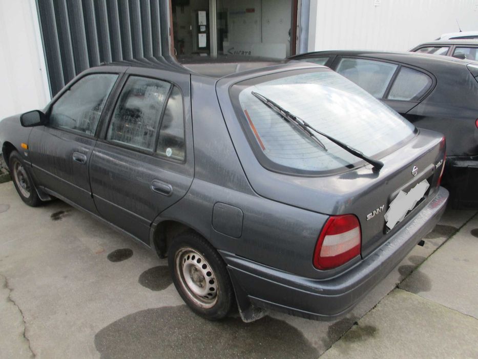 Nissan Sunny de 1993 para peças