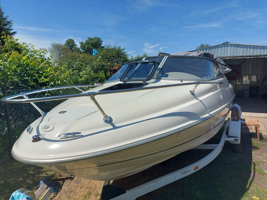 Łódź motorowa kabinowa Bayliner Capri 1802 CC