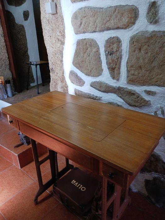 Máquina de costura Oliva