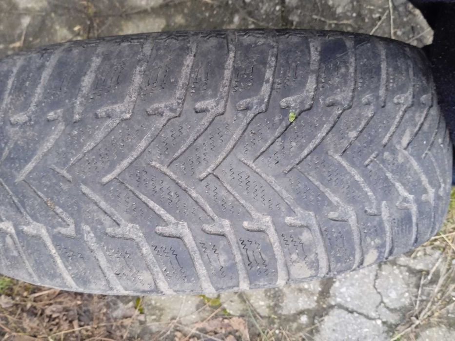 шины бу 205 60 r15 зима. Цена за пару.