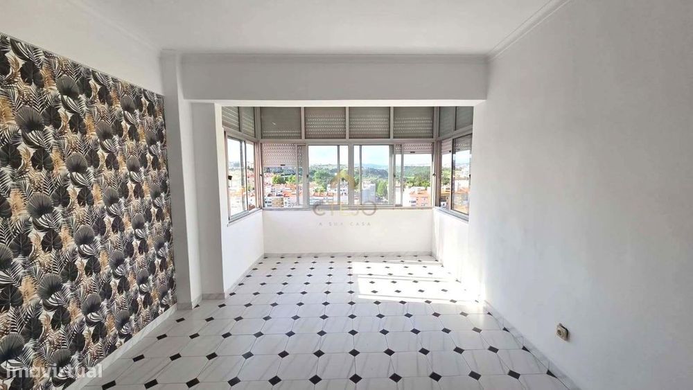 Apartamento T3 com Vista Rio em Sacavém
