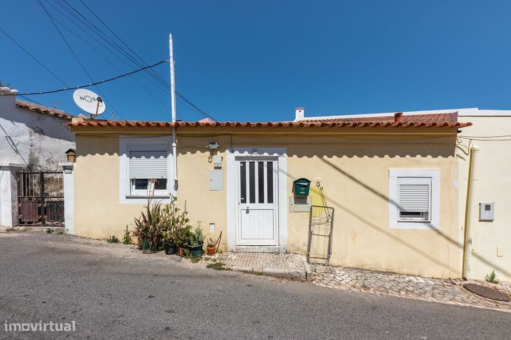 Oportunidade | T1 Em São Julião Do Tojal | Pronto A Habitar