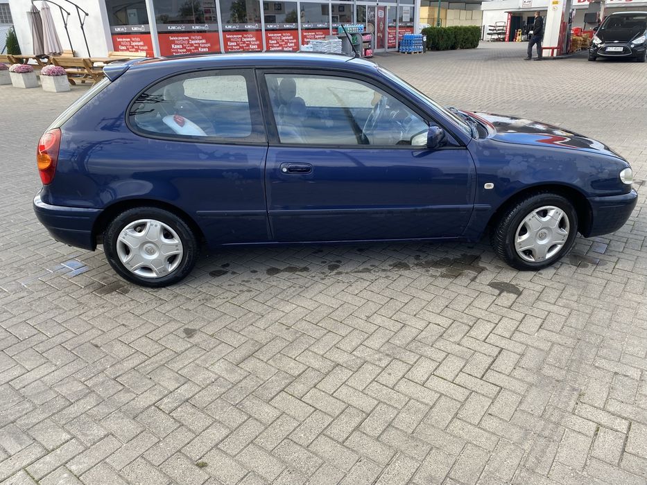 Toyota Corolla E11