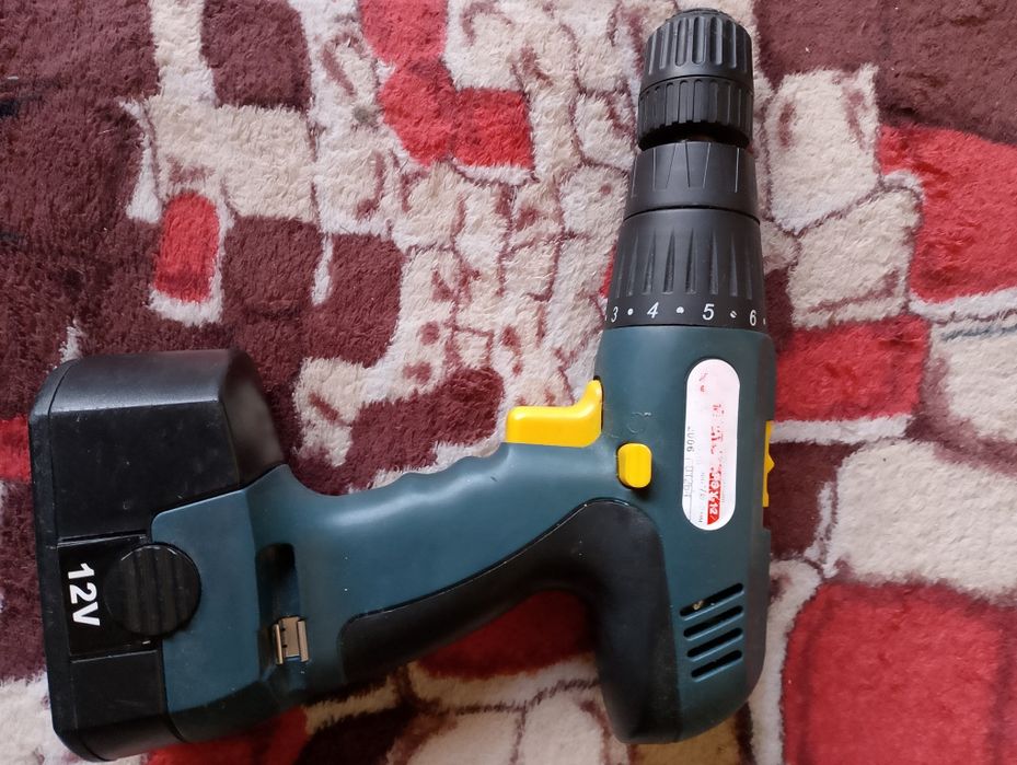 Шуруповёрт " Фиолент ЗУ1-12".