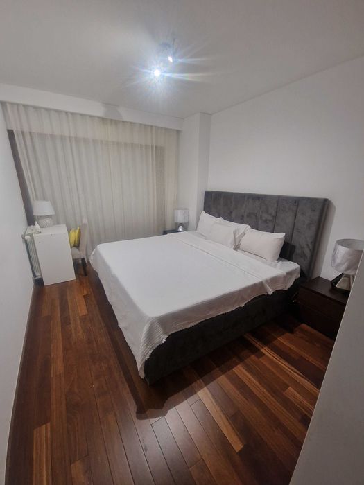 Cama King Size em gaia