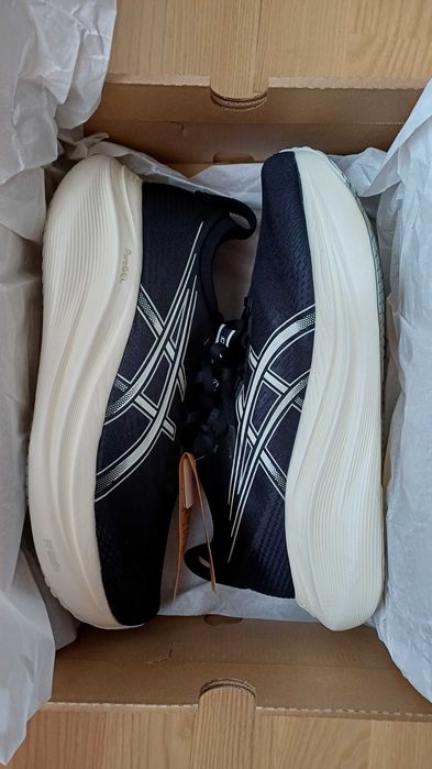 Asics Nimbus 27 rozmiar 44.5