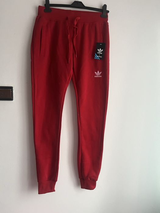 Czerwone dresy adidas damskie