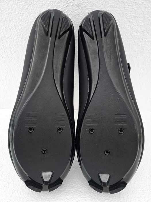 Sapatos AGU nº39, 40, 42, 43, 44 e 46 c/Travessas (Novos)