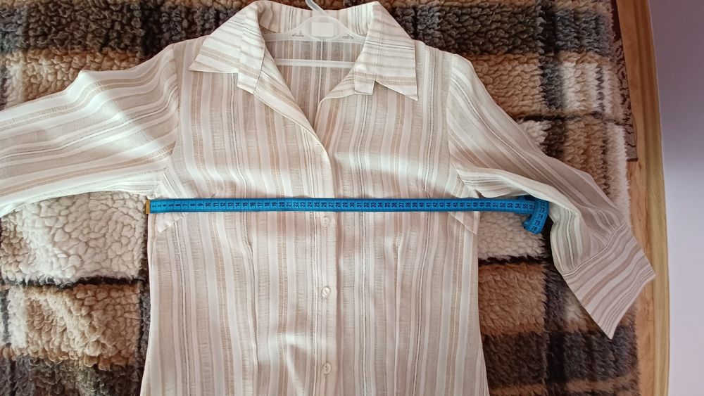 Bluzka damska rozm 40 beżowo-kremowa.