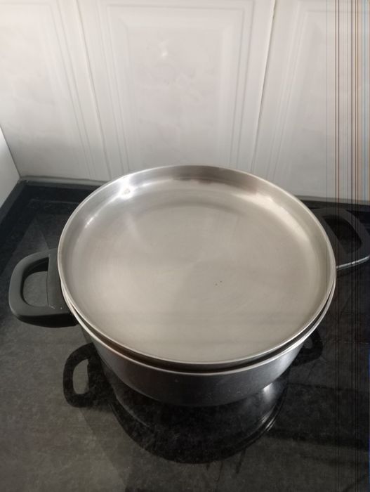 Panela 25 cm em bom estado