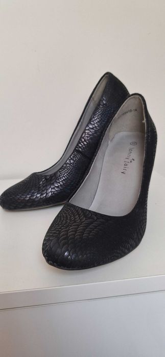 Buty damskie czółenka na obcasie roz.37 stan b.dobry