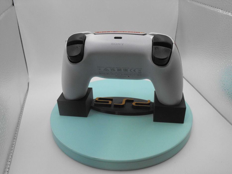 Suporte de Comando PS5 – Nest | Série LOOT