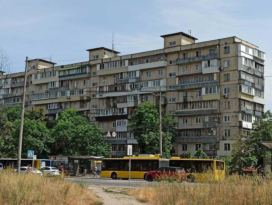 .Продаж!Простора трикімнатна квартира на пр-ті Лісовому м.Чернігівська