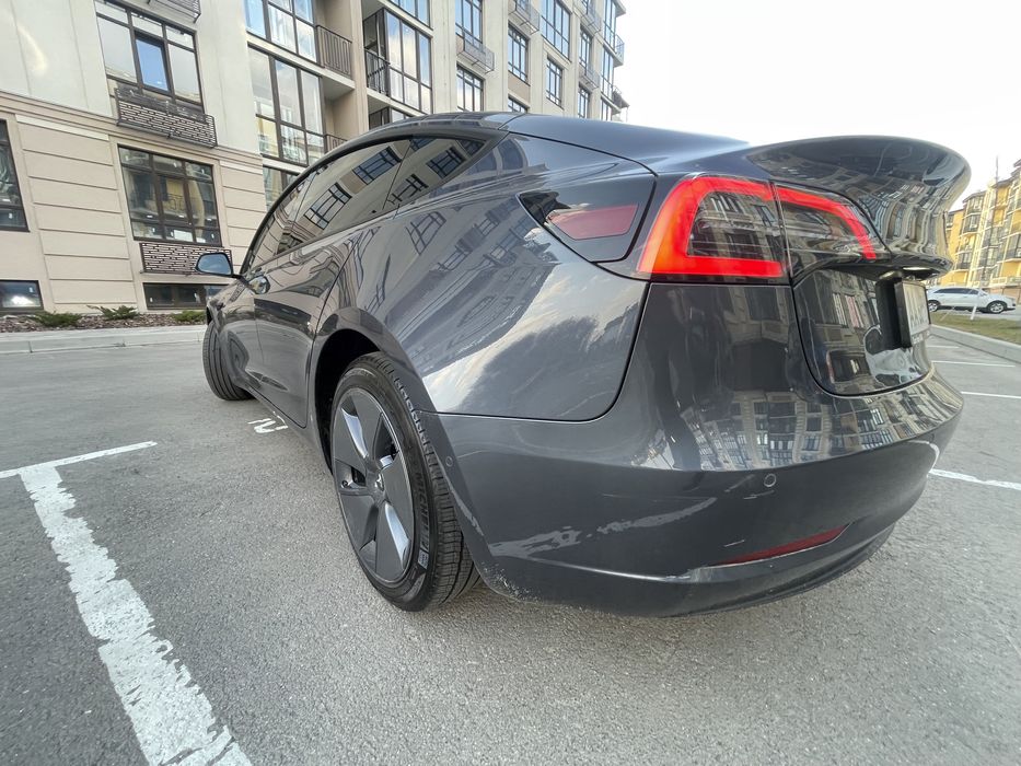 Tesla Model 3 2022 Рестайлінг