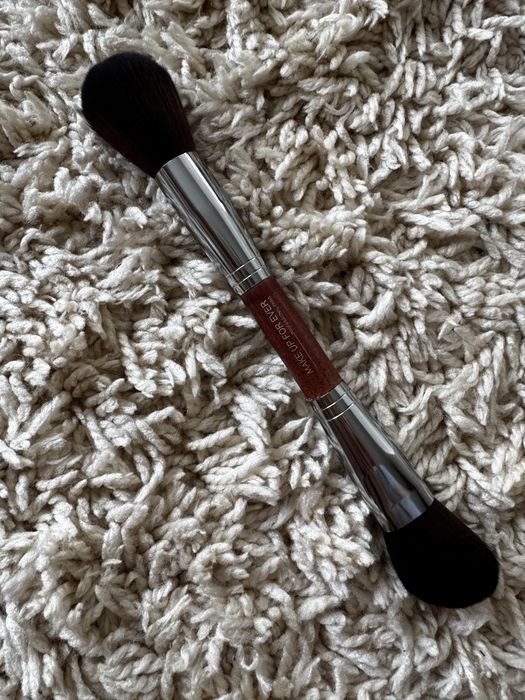 Make Up For Ever dwustronny pedzel do konturowania bronzera różu twarzy 158