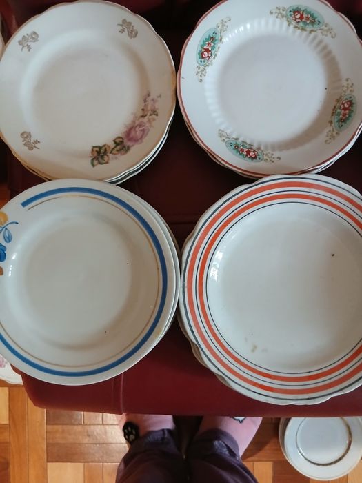 Тарілки маленькі,середні,великі