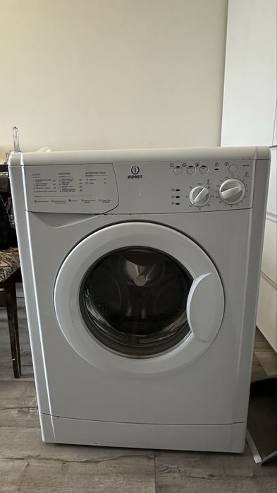 Пральна машина  Indesit WIU 82 (CSI)  — повністю робоча
