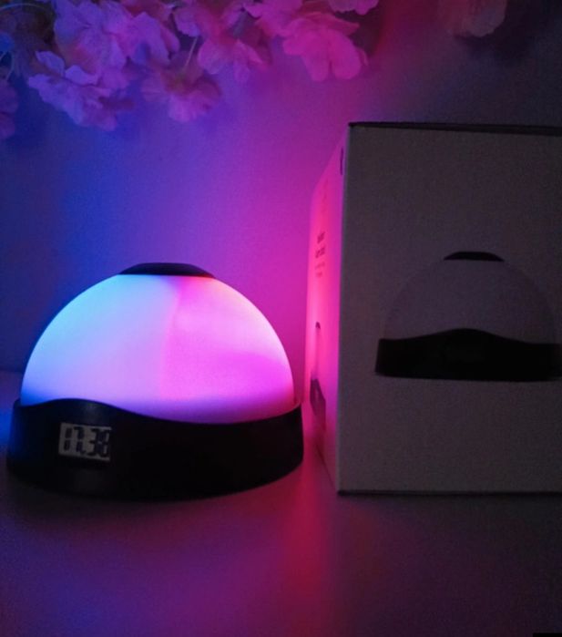 Lampka z budzikiem i zegarem