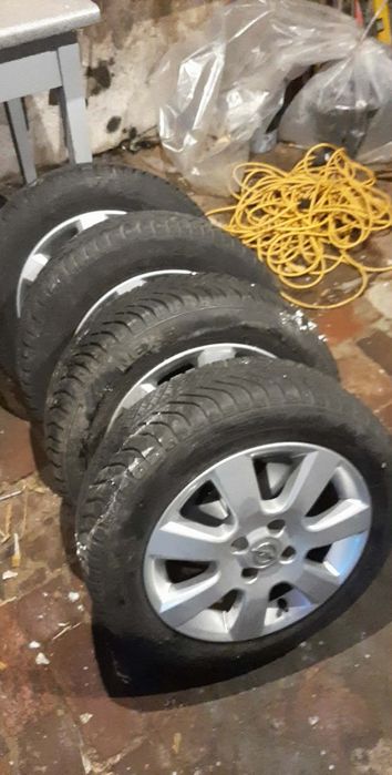 Opony zimowe  uzywane jak nowe