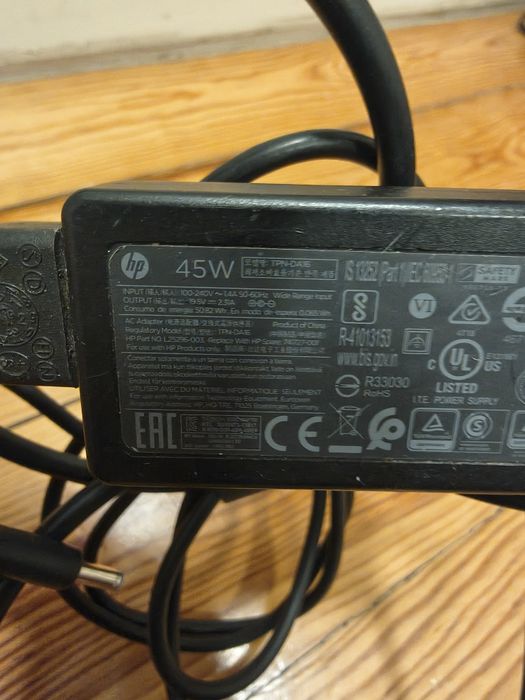 Carregador portátil marca HP 45W