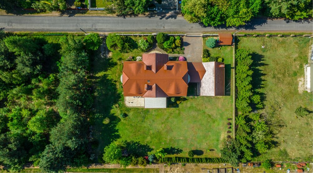 Dom 260m2 + domek 60m2 dzialka 2000m Strzeniówka