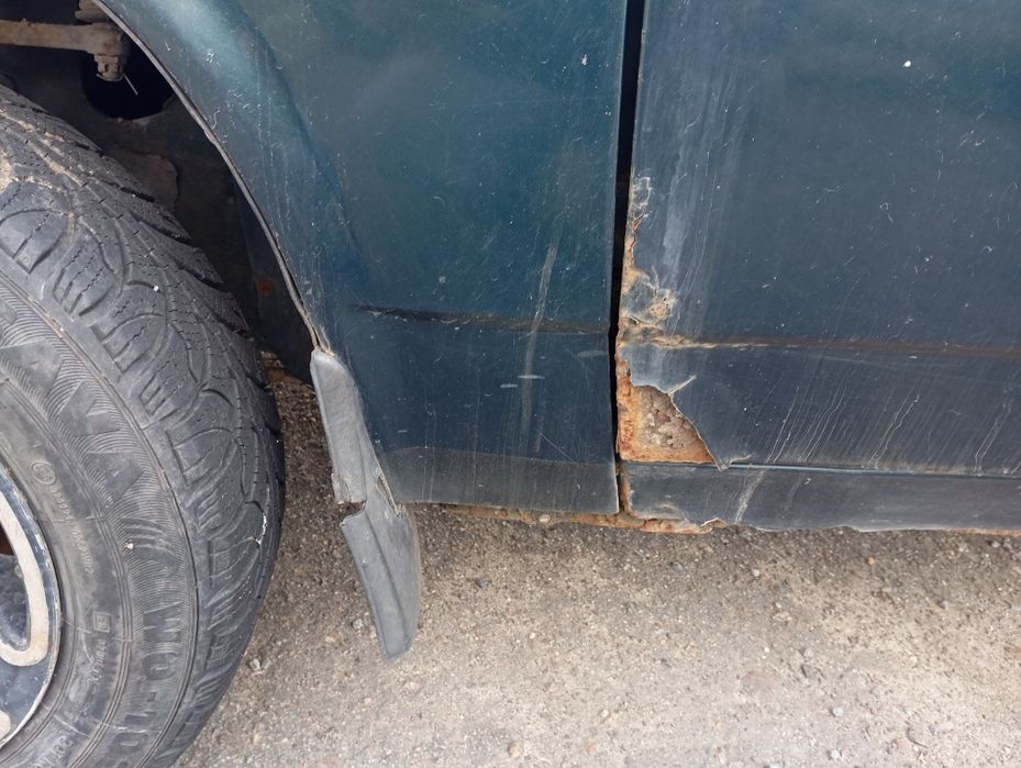 ВАЗ 21083 інжектор 2001 року.