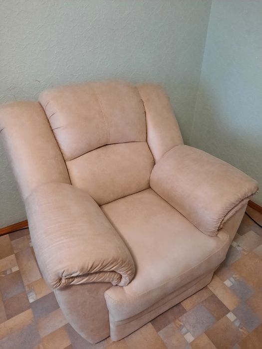 Продам комплект диван і крісло