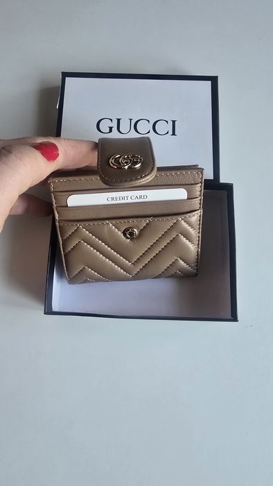 Mały portfel w pudełku skóra naturalna