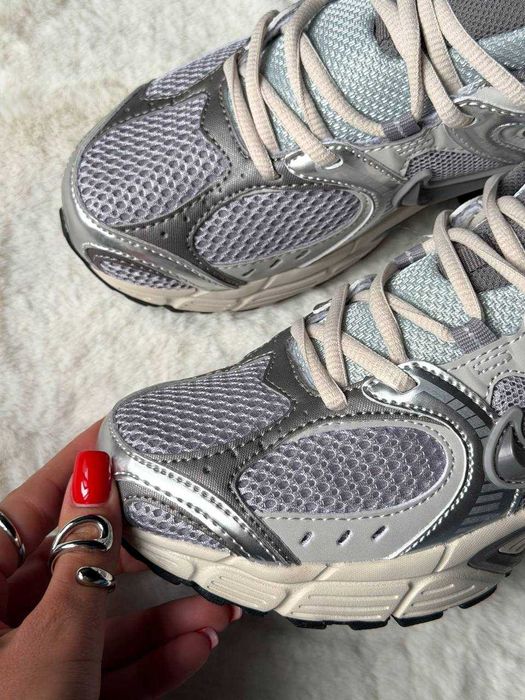 Жіночі Кросівки Nike V5 RNR Metallic