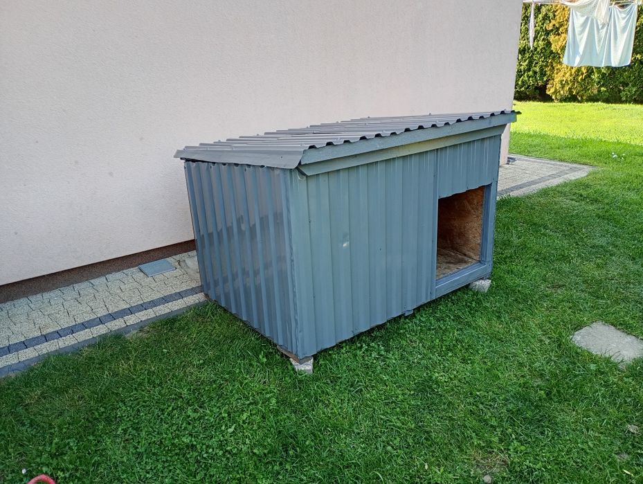 Buda dla psa ocieplana