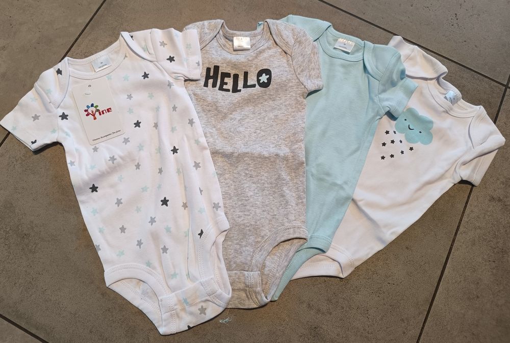 Body niemowlęce krótki rękaw 6 mięs. 4 szt