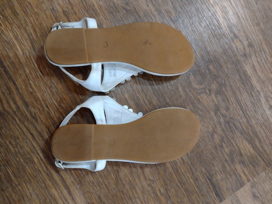 Босоніжки для дівчинки