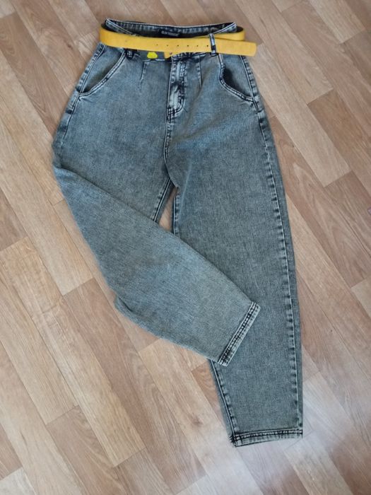 Джинси жіночі ,стильні, розмір 27