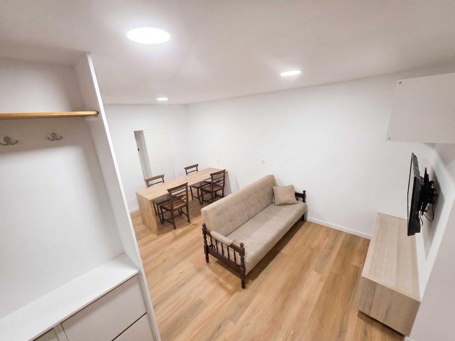 Arrenda-se quartos de solteiro em T4 numa vila em Almada, Pragal