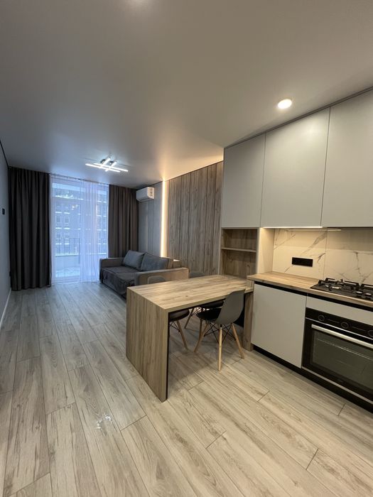 Оренда 2 кімнатної квартири + кухня студія.  Перша здача.