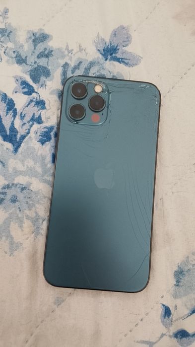 iPhone SE impecável