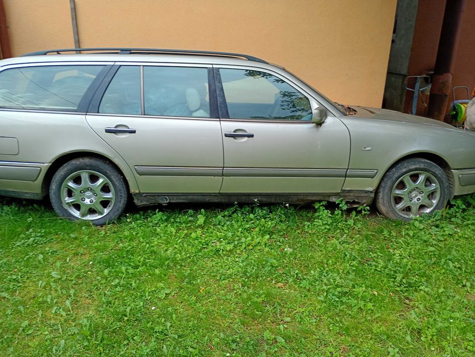 Mercedes Benz w210