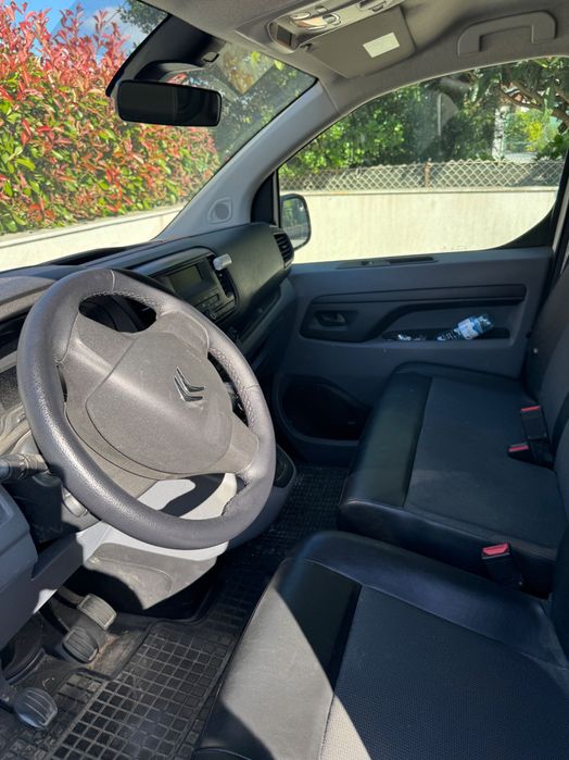 Commercial Van476852041894471683