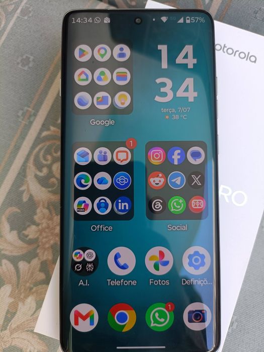 Motorola Edge 60 Pro , 512GB/12Gb Ram - fatura/garantia Vodafone até Março 2029
