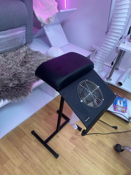 Витяжка педикюрна