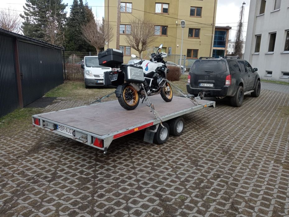Pomoc drogowa laweta autolaweta holowanie transport 24h Brzozów