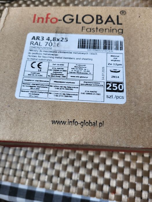 Info-Global Fastening wkręty.
