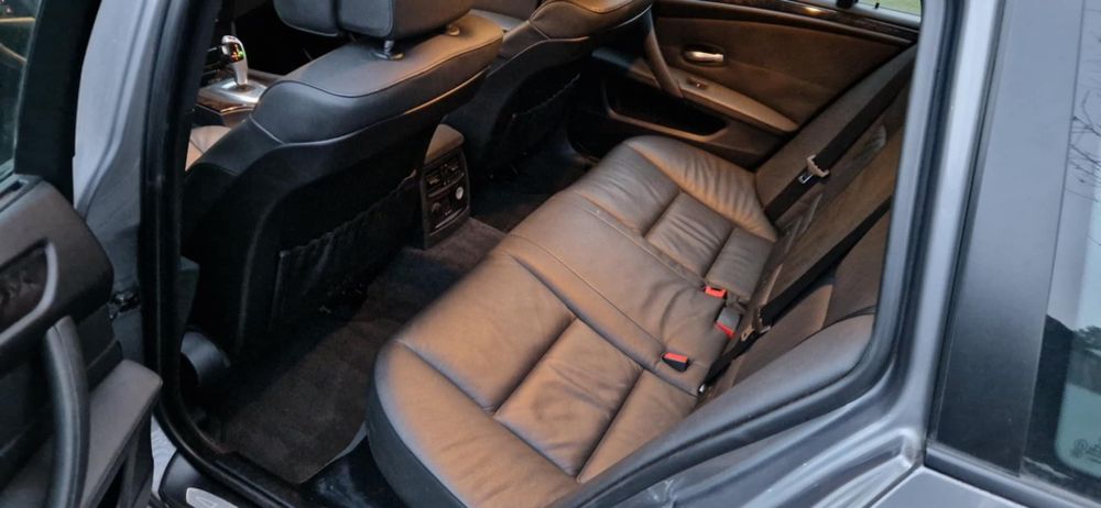 Fotele przód Kanapa tył. Bmw e61. Czarne skórzane. Europa. Boczki.
