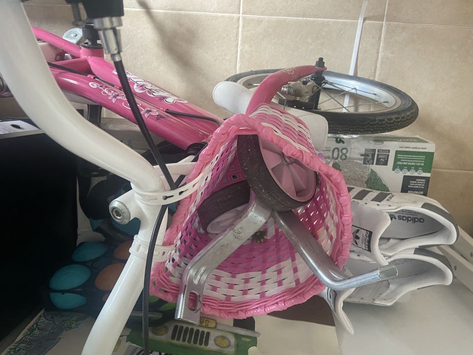 Bicicleta menina com rodinhas