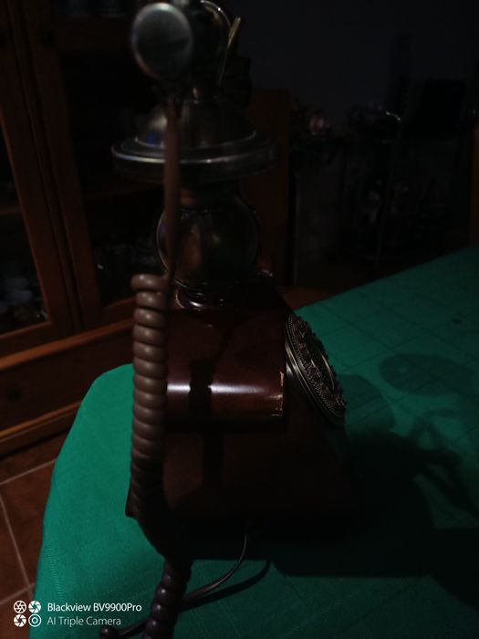Telefone antigo lindo e maravilhoso