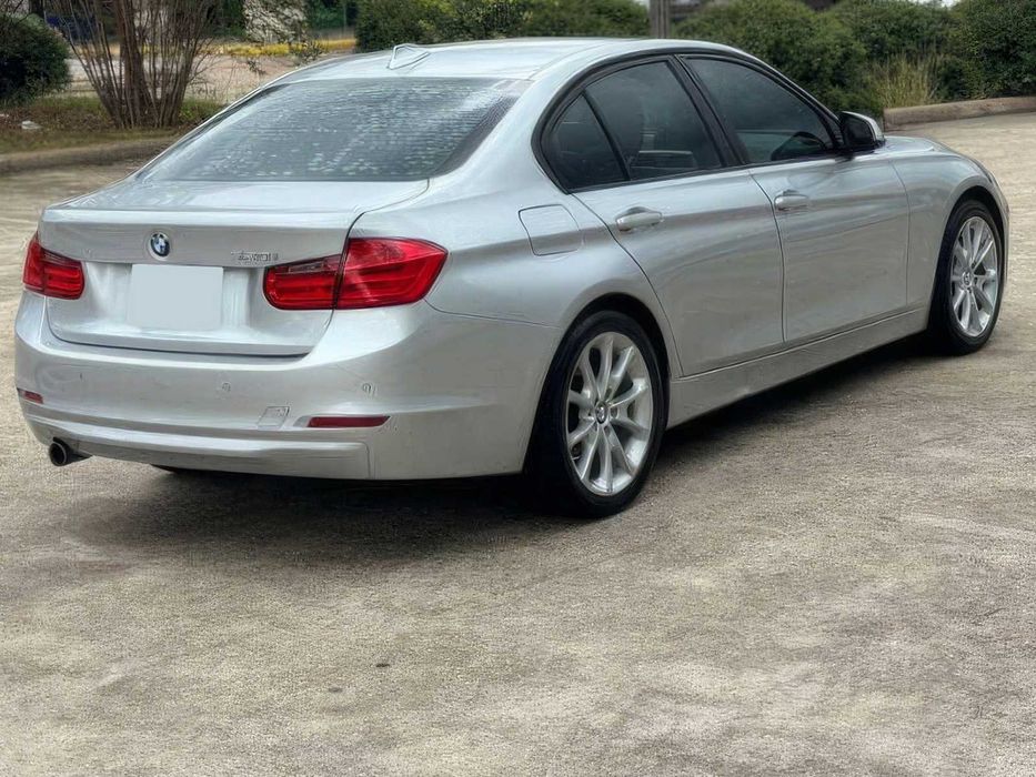 BMW 3 Series 320i      2014