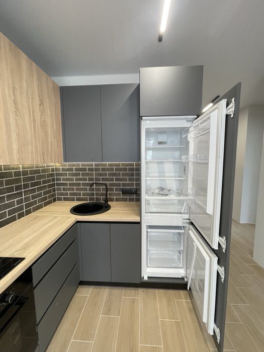 Продам 1 комнатную двухстороннюю 42,7 м ЖК Мира 2 pp1